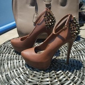 FINAL SALE! Sexy Like-New Brown Studded Pumps